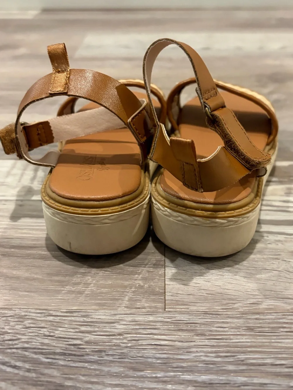 OshKosh B’gosh Leo Toddler Girls Wedge Sandals w/ velcro strap size 9